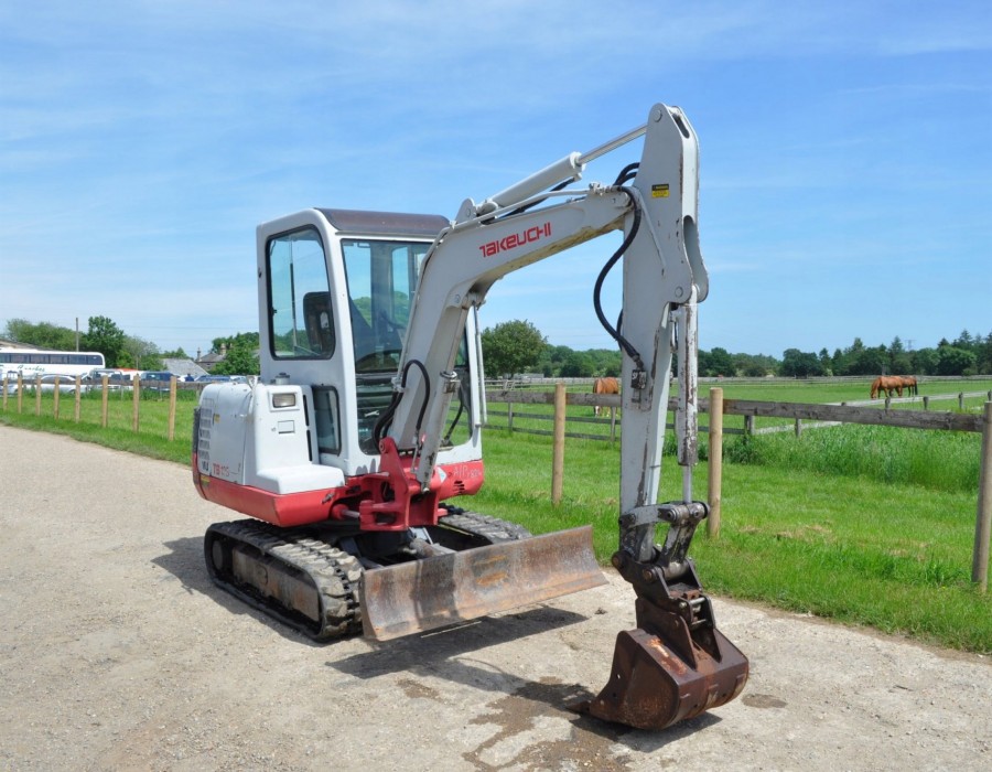 Мини-экскаватор Takeuchi TB125