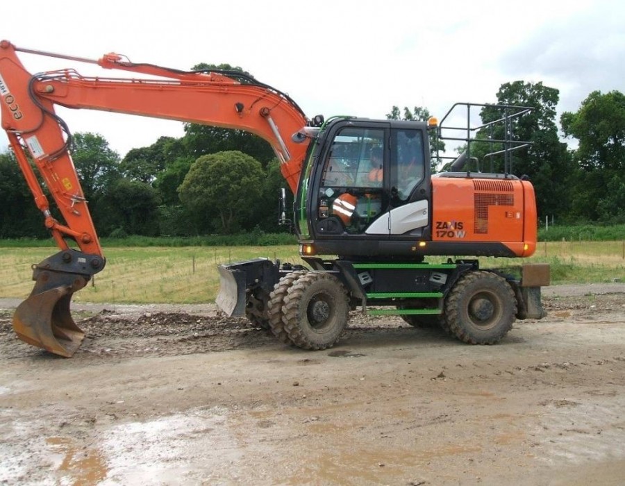 Колесный экскаватор Hitachi ZX170W + Гидромолот