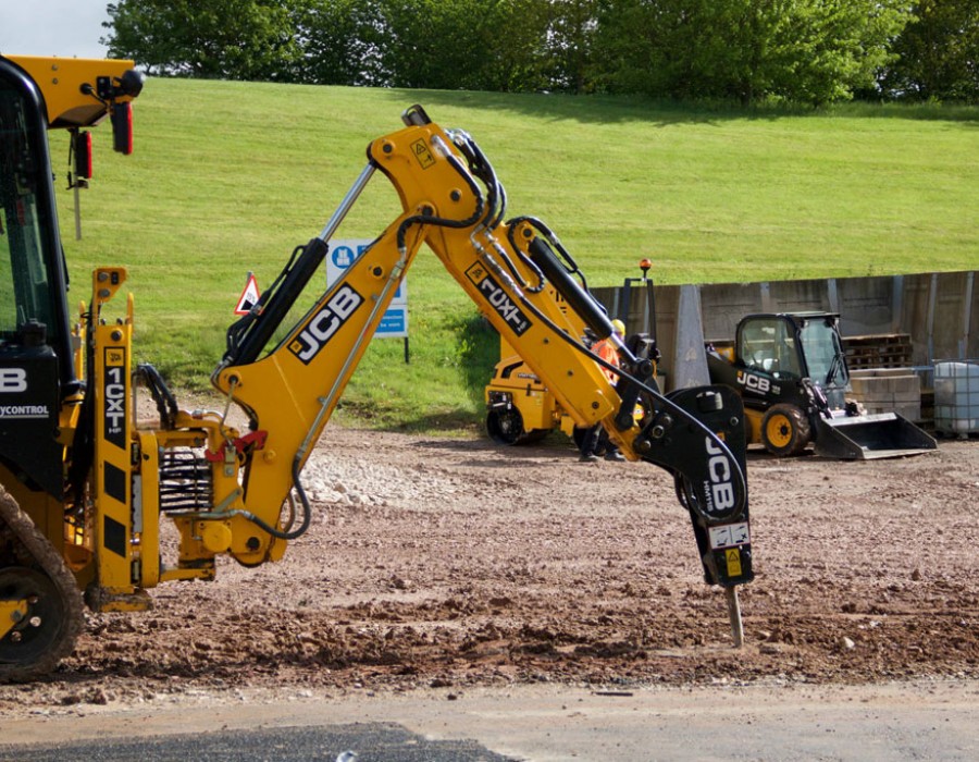 Экскаватор-погрузчик JCB 3CX Super + Гидромолот