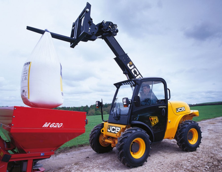 Телескопический погрузчик JCB 520-40