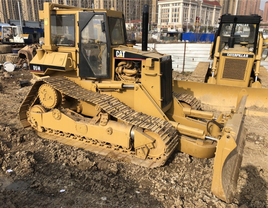 Бульдозер Caterpillar D5