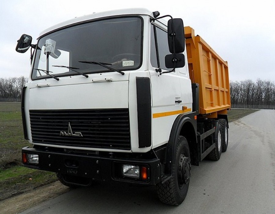 Самосвал МАЗ 5516