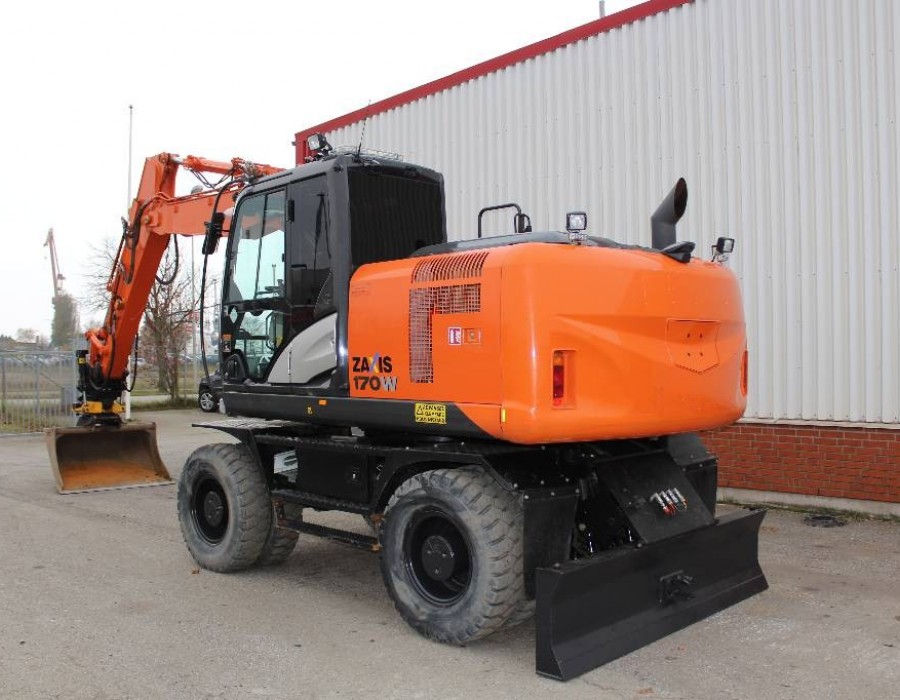 Колесный экскаватор Hitachi ZX170W + Гидромолот