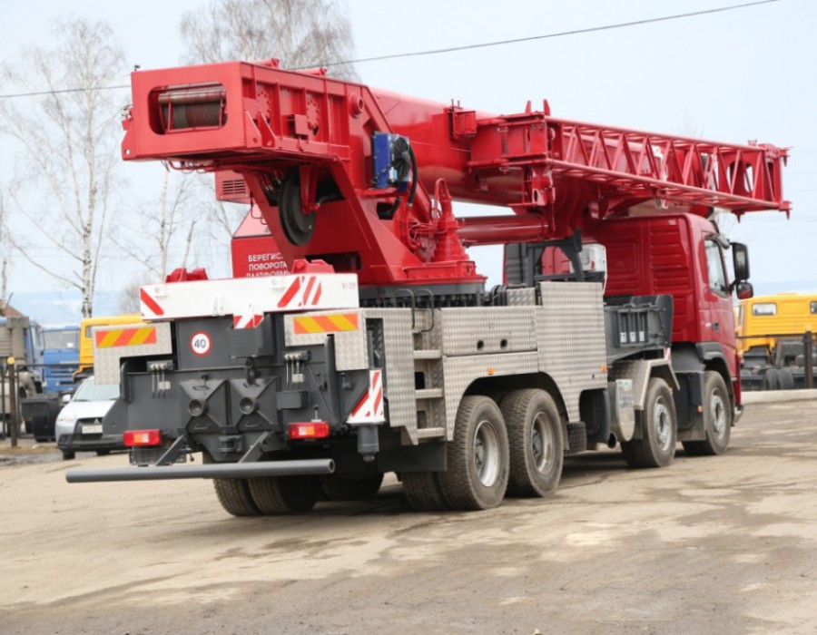 Автокран 70 тонн, стрела 42 м «Галичанин»