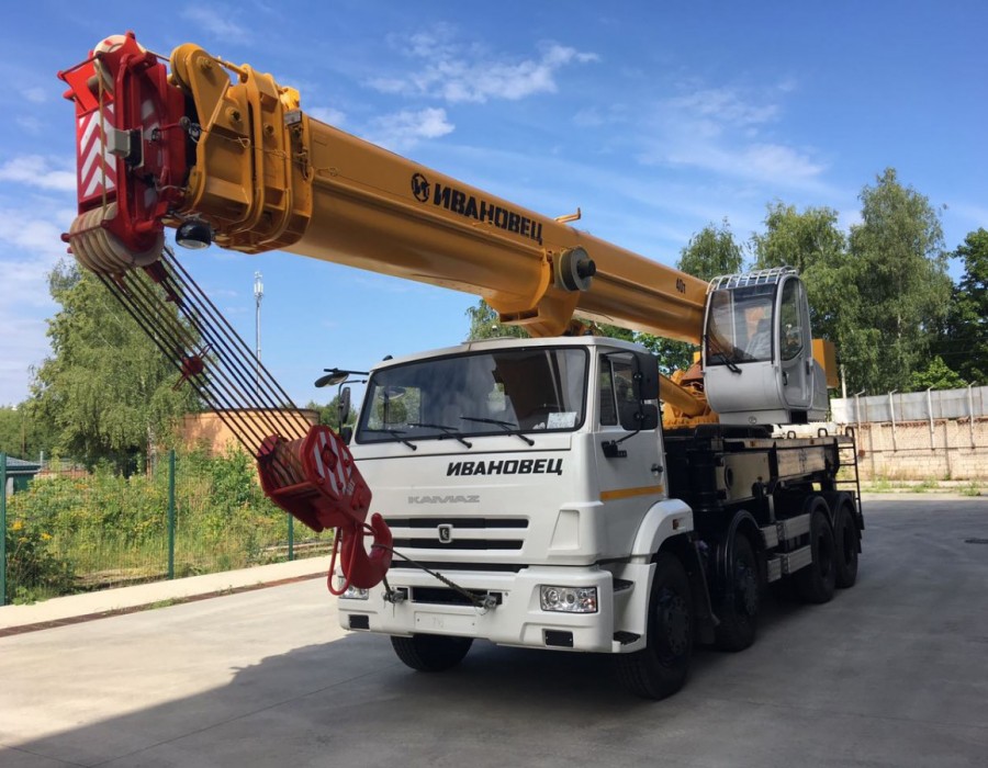 Автокран 40 тонн,  стрела 30 м «Ивановец»