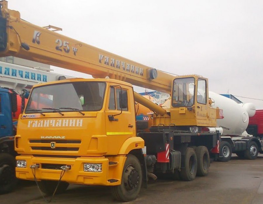 Автокран 25 тонн, стрела 28 м «Галичанин»