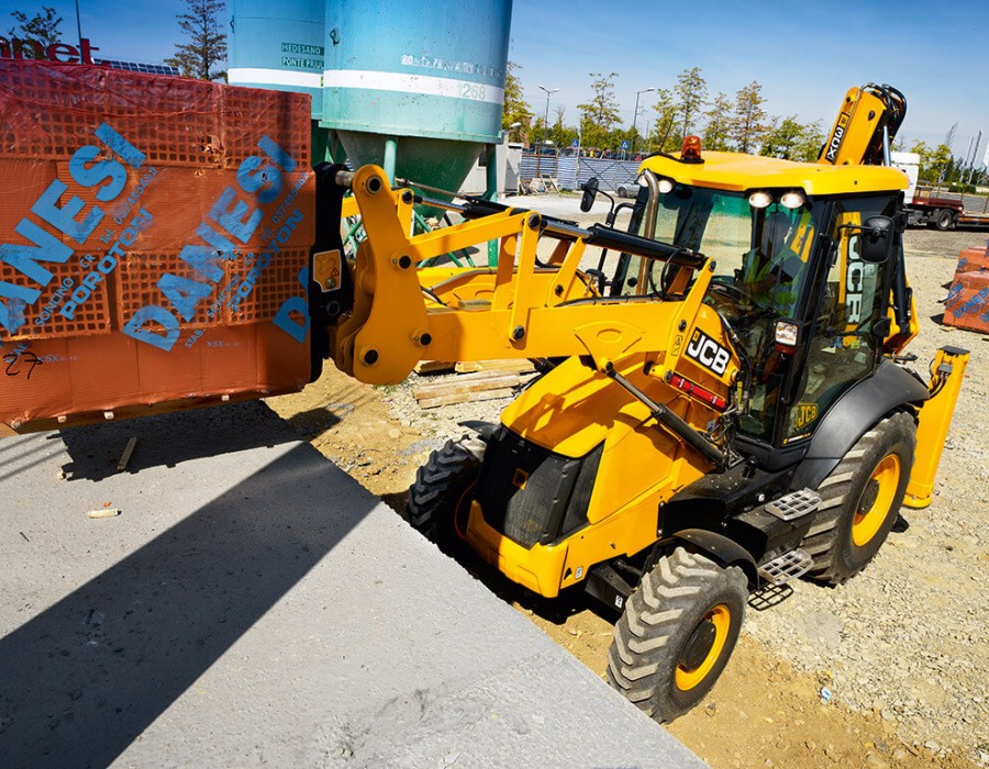 Экскаватор-погрузчик JCB 3CX ECO