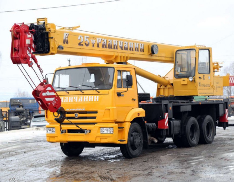 Автокран 25 тонн, стрела 28 м «Галичанин»