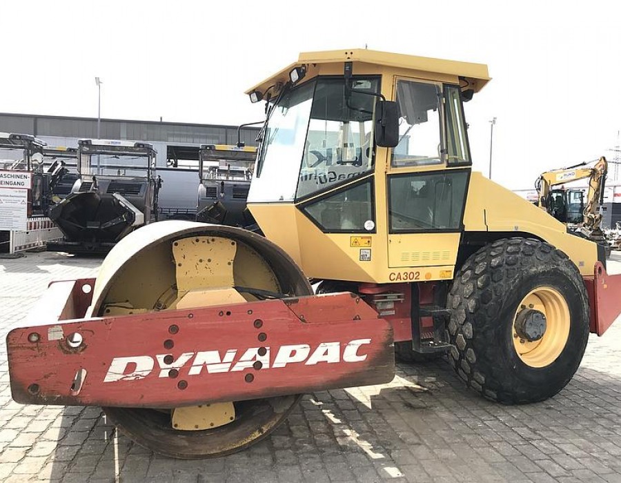 Каток  DYNAPAC CA302