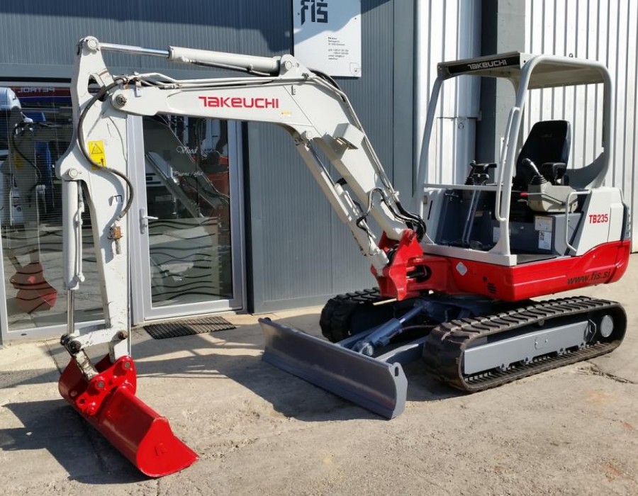 Мини-экскаватор Takeuchi TB 235