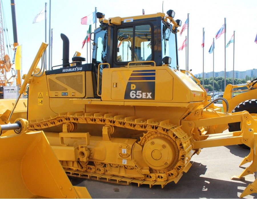 Бульдозер Komatsu D65