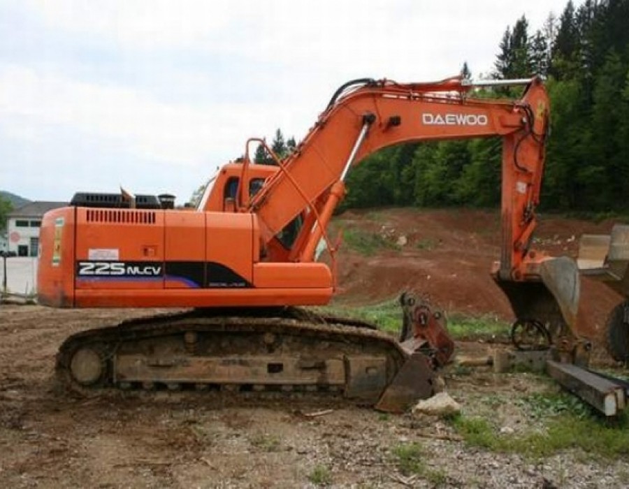 Гусеничный  экскаватор Doosan DX 255LC