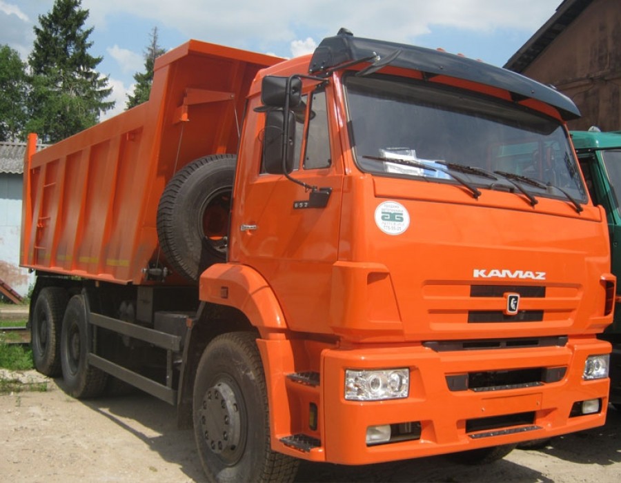Самосвал Камаз 6520