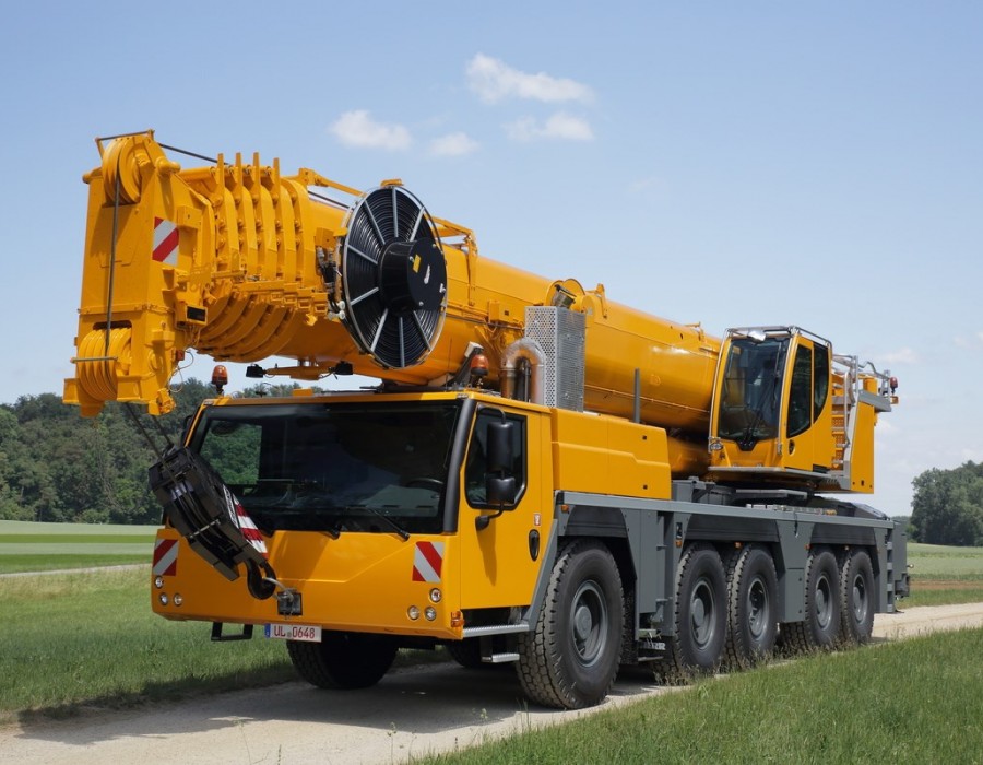 Автокран 160 тонн, стрела 62 м «LIEBHERR»