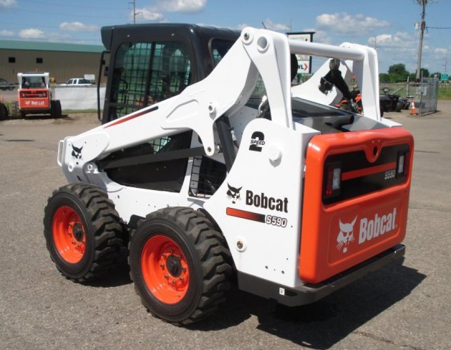 Мини-погрузчик Bobcat S590