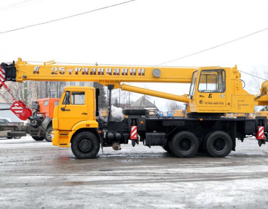 Автокран 25 тонн, стрела 28 м «Галичанин»