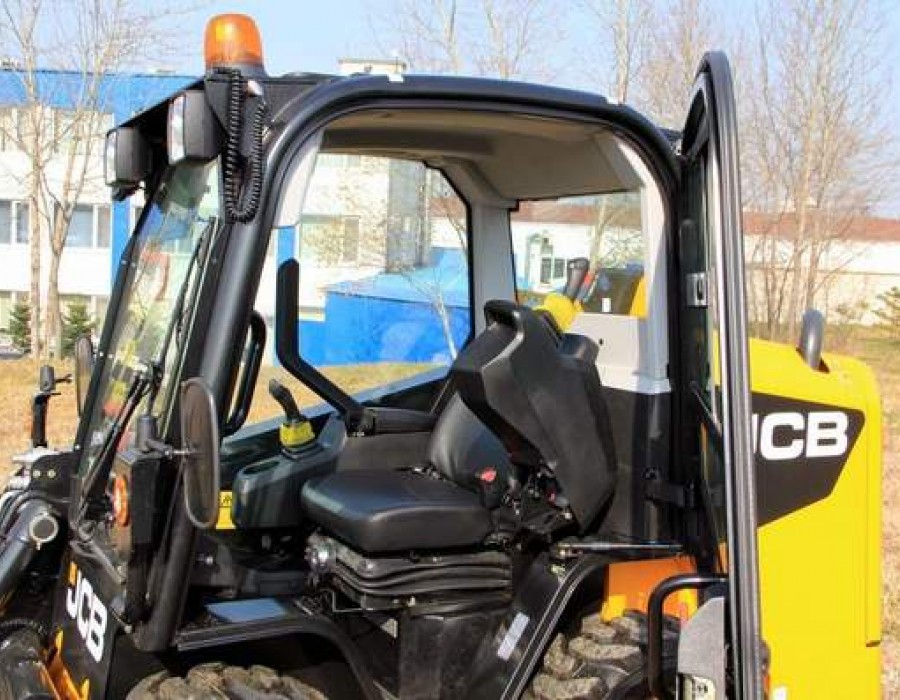 Мини-погрузчик JCB 155