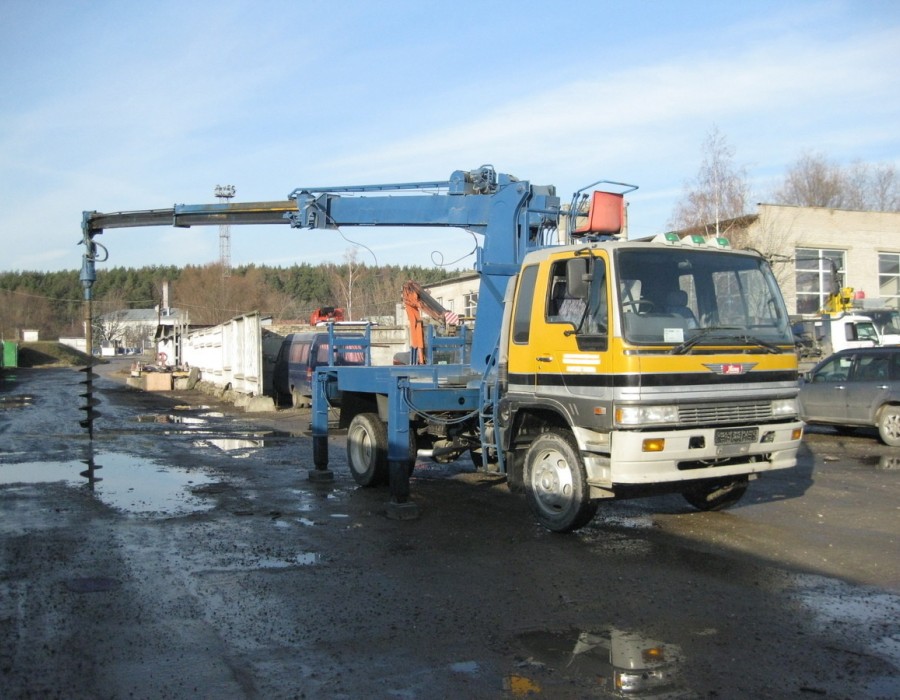Ямобур Mitsubishi Fuso