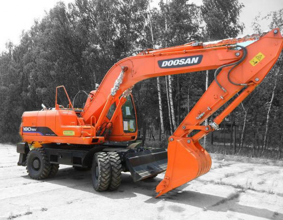 Колесный экскаватор Doosan Solar 180W-V