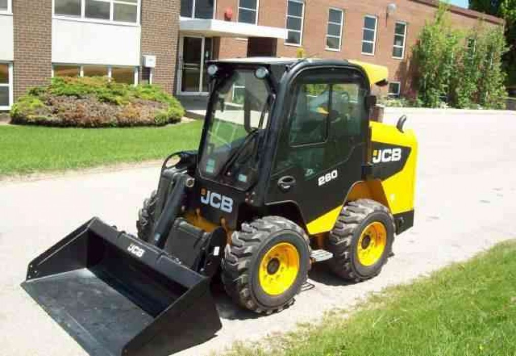 Мини-погрузчик JCB 260