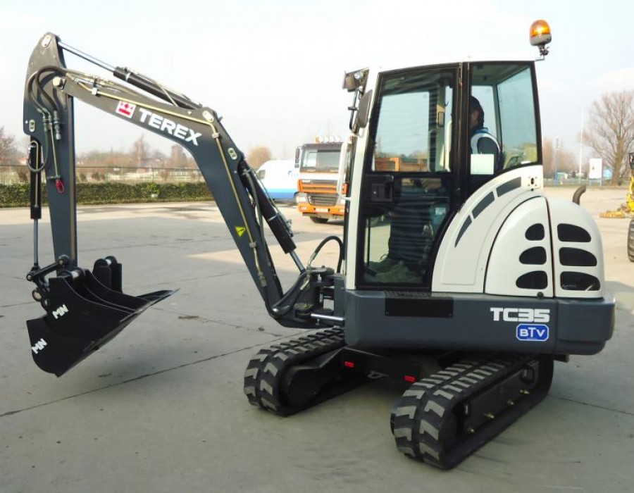 Мини-экскаватор Terex TC35