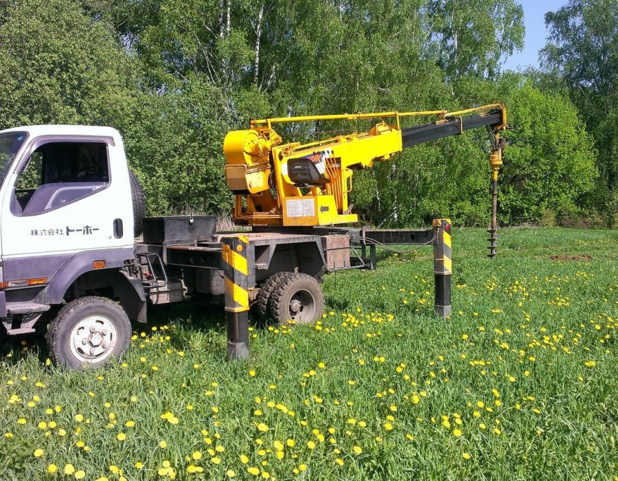 Ямобур Mitsubishi Fuso