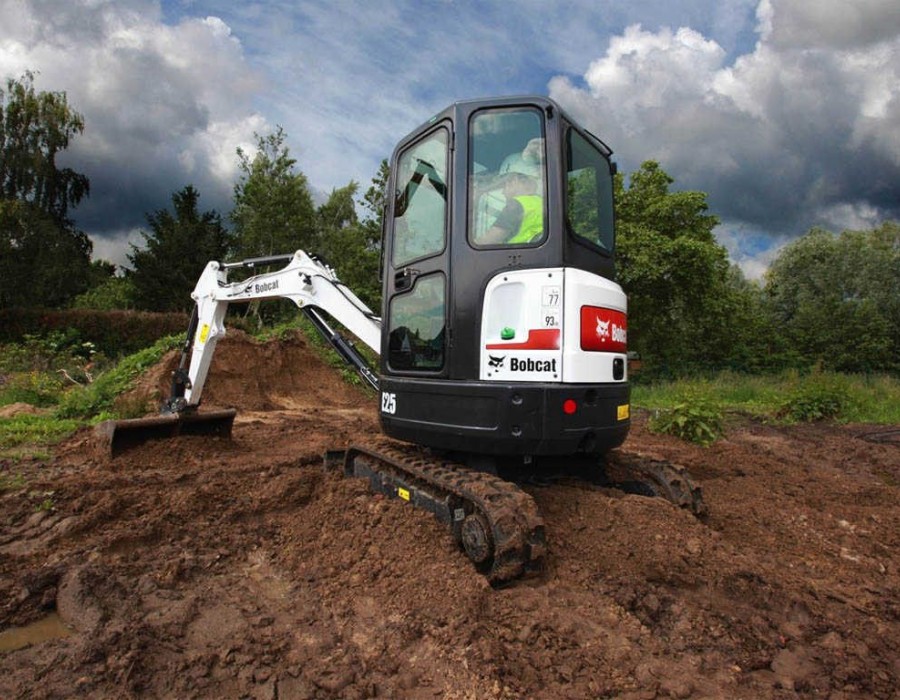 Мини-экскаватор Bobcat E25