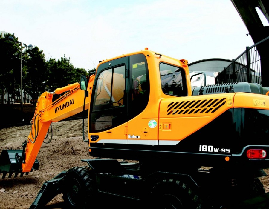 Колесный экскаватор Hyundai R170W-7