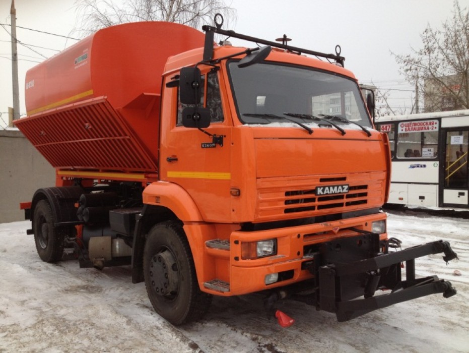 Поливомоечная машина КАМАЗ КО-829Д1