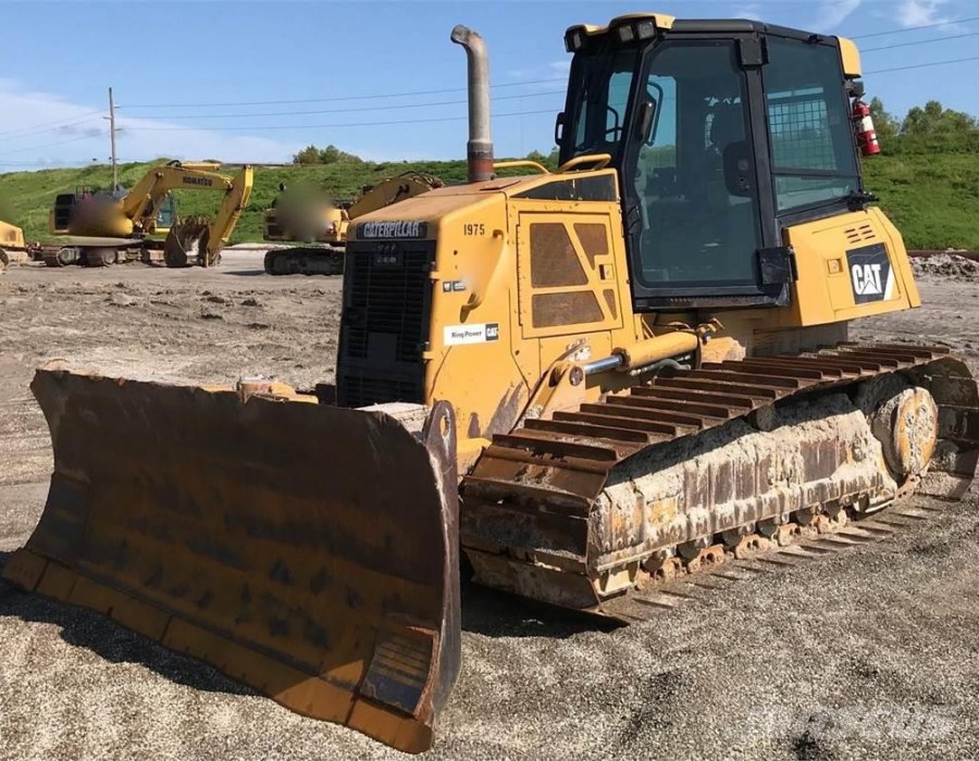 Бульдозер Caterpillar D6