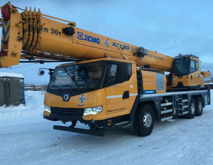 Автокран 30 тонн, стрела 42 м "XCMG XCT30" 
